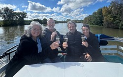 Würdige Schiffsübergabe bei schönem Herbstwetter 2025